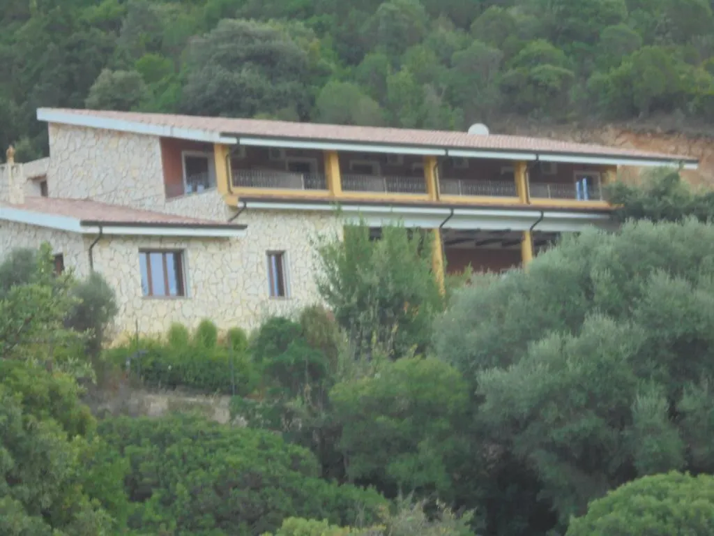 Отель La Casa Sarda Флуминимаджоре Италия
